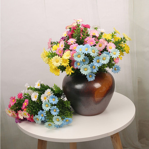 Fleurs artificielles en plastique à têtes multiples herbe à eau chrysanthème petites marguerites pour l'aménagement paysager extérieur décoratif - Product Image 1