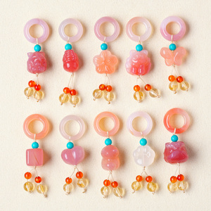 จี้แหวนหินอาเกตสีชมพูธรรมชาติแบบขายส่ง พร้อมลูกปัดซิทริน สำหรับทำสร้อยข้อมือ DIY วัสดุและบรรจุภัณฑ์แบบกำหนดเอง - Product Image 1
