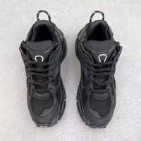 Nouvelles Chaussures de Course Luxe Tendance 2026 Respirantes à Lacets Semelle Souple Amortie en Tissu Mesh Légères et Exquises