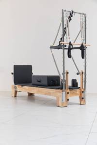 フィットネス耐久性のあるオーク材製調整可能な2-in-1ピラティスリフォーマーコアベッド、ピラティススタジオ用家具 - Product Image 2