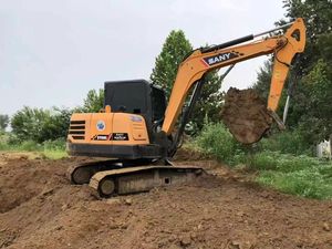 Excavadora sobre orugas Sany 60Cpro de segunda mano, bajas horas de trabajo, buen rendimiento, peso operativo de 6 toneladas, ISUZU, incluye motor de bomba - Product Image 2