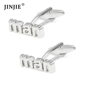 En stock boutons <span class=keywords><strong>de</strong></span> <span class=keywords><strong>manchette</strong></span> en cuivre plaqué <span class=keywords><strong>argent</strong></span> <span class=keywords><strong>de</strong></span> haute qualité avec lettres anglaises pour cadeau <span class=keywords><strong>de</strong></span> fête des pères en gros - Product Image 1