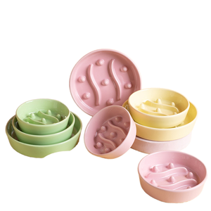 Bol à alimentation lente personnalisé en silicone arrondi, étanche, solide, écologique, anti-étouffement, anti-choc pour chats et chiens, pour l'intérieur/l'extérieur - Product Image 1