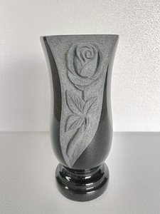Vase <span class=keywords><strong>funéraire</strong></span> <span class=keywords><strong>en</strong></span> <span class=keywords><strong>granit</strong></span> noir sculpté <span class=keywords><strong>en</strong></span> forme de rose, style europé<span class=keywords><strong>en</strong></span>, pour pierre tombale <span class=keywords><strong>en</strong></span> <span class=keywords><strong>granit</strong></span> noir absolu du Shanxi - Product Image 2