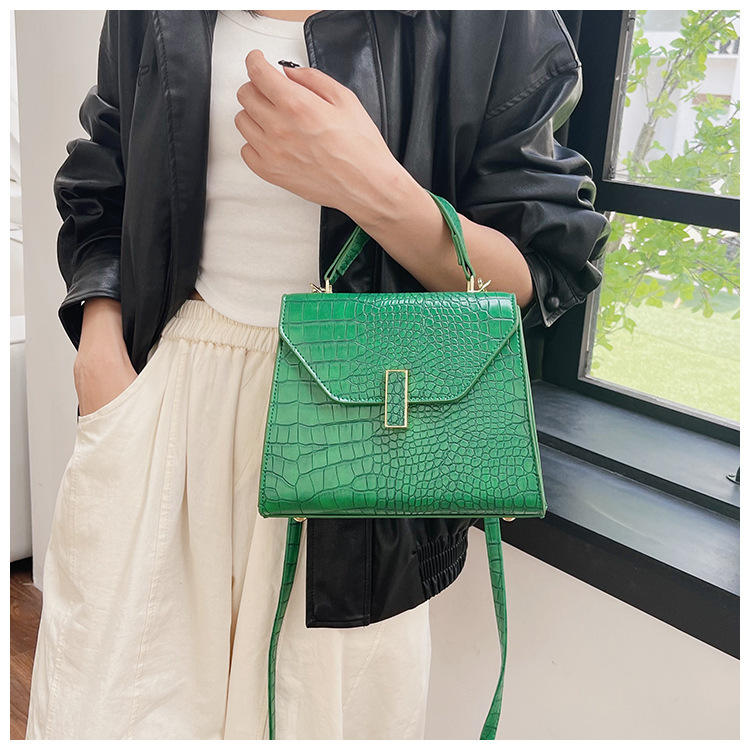 สีเขียว