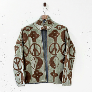 Manteau de luxe pour femme en velours Suzani fait main, écologique, style bohème d'hiver, doublure en coton brodé, idéal pour les soirées - Product Image 1
