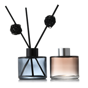 Luxury Empty Round Frost <strong>Reed</strong> 150ml 200ml Matte <strong>Black</strong> and White Glass Square Bottom <strong>Diffuser</strong> Bottle - Product Image 3
