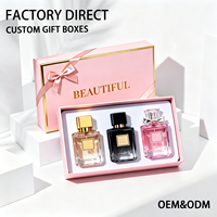 Boîte cadeau rigide pour parfum avec couvercle et base roses personnalisés, ruban, impression couleur sur le thème, emballage avec insert en mousse EPE
