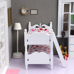 Maison de <span class=keywords><strong>poupée</strong></span> <span class=keywords><strong>en</strong></span> <span class=keywords><strong>bois</strong></span> 1:12, mini-meubles, chambre d'enfant, micro-scène, lit superposé miniature <span class=keywords><strong>en</strong></span> forme de fraise - Product Image 3