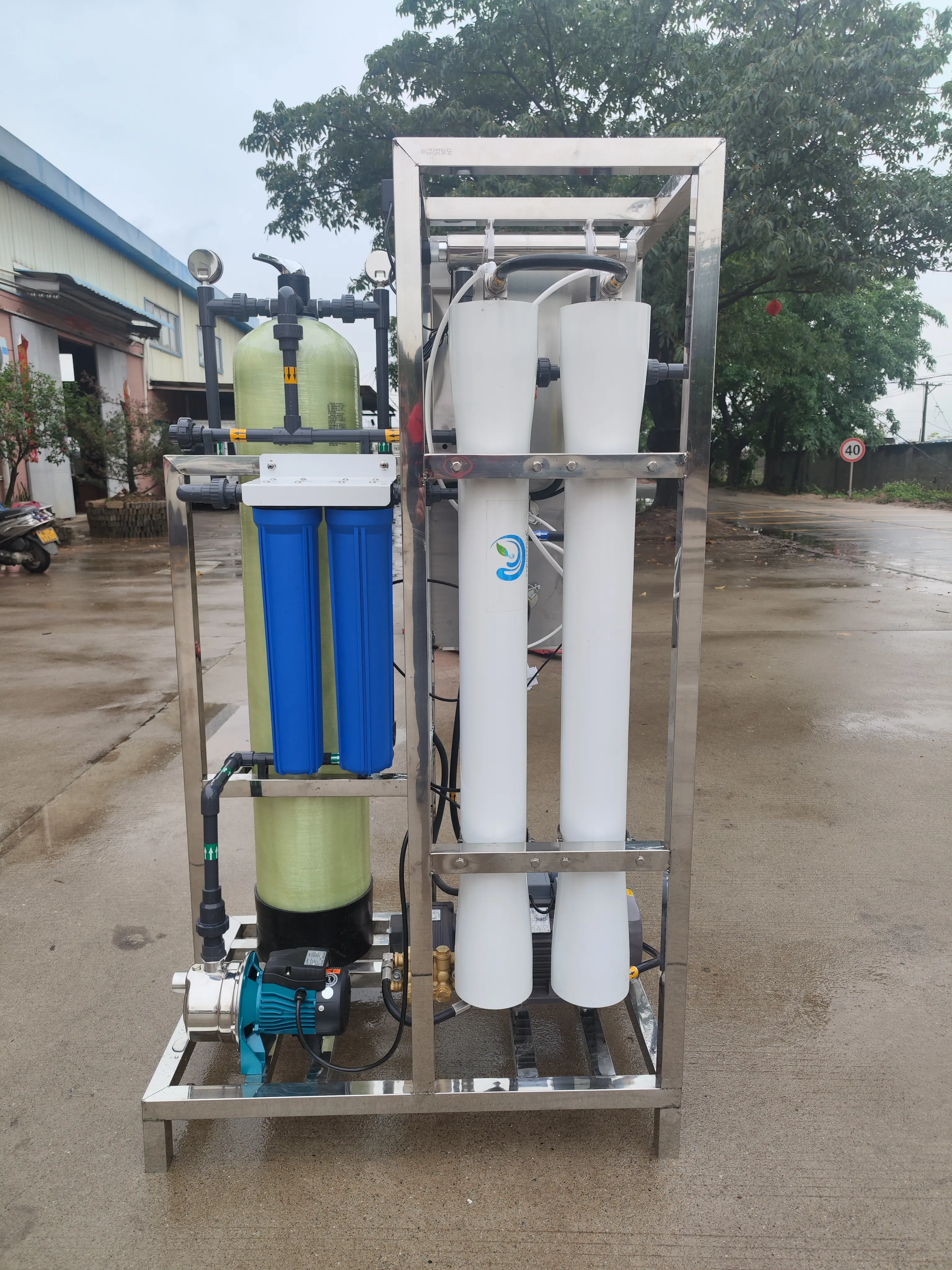 Kleine manuelle 250 LPH Meerwasser-Desalinationsmaschine umwandelt Salzwasser in Trinkwasser-Reinigungsmaschine