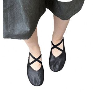 Chaussures plates rétro d'automne-été à bout rond et brides croisées, mocassins Mary Jane noirs à bouche peu profonde, chaussures décontractées pour femmes - Product Image 3