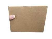 Boîte d'emballage en carton ondulé rigide recyclable avec logo personnalisé pour cartes à collectionner Pokémon avec insert en mousse