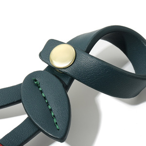 Goreal moda bolso encanto mujer cinturón hebilla lindo cereza PU cuero llavero encanto para bolso Casual y accesorios de ropa - Product Image 5