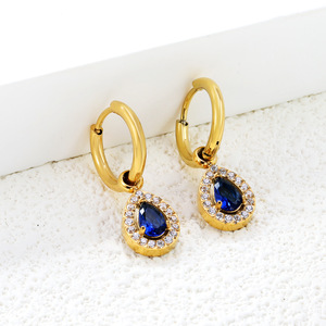 Boucles d'oreilles Huggie en alliage de zinc avec zircon, design géométrique, couleur or et argent, sertissage clos, bijoux de fête, boucles d'oreilles tendance pour femme - Product Image 2