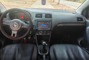 <span class=keywords><strong>Volkswagen</strong></span> <span class=keywords><strong>Polo</strong></span> 1.5L Usata del 2013, Chilometraggio Manuale, Prezzo Conveniente - Product Image 5