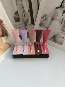 เครื่องประดับแฟชั่นขายดี - ลิปบาล์มเนื้อเจลลี่ ให้ความชุ่มชื้นและเงางามเป็นพิเศษ ชุด 5 ชิ้น แต่ละชิ้นขนาด 5*5 มล. - Product Image 2