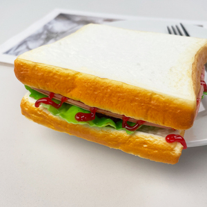 Modèle de sandwich carré en plastique écologique, imitation pain grillé avec bacon, jambon et laitue - Product Image 4