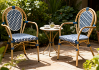 Chaise de bistrot française Yoshen bleue, restaurant, café, extérieur, chaise de salle à manger en rotin blanc et bleu