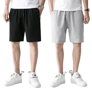 Short d'entraînement doux en coton de luxe à taille élastique avec poche à cordon de serrage Short de course décontracté surdimensionné - Product Image 1