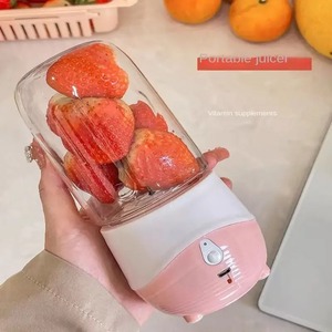 Mini Licuadora Portátil Recargable por USB, Mezcladora Doméstica para Jugos, Batidos y Smoothies, Extractor de Jugos para Exteriores - Product Image 5