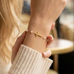 Bracelet à fleurs, option d'expédition prioritaire stratégique, fermeture robuste, cadeau de vacances pour femmes, distribution du poids équilibrée - Product Image 1