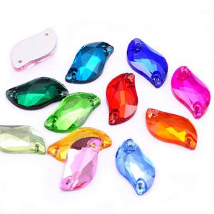 Strass en verre cristal cousus à la main, à fond plat, à double trou, en forme de diamants spéciaux, accessoires de vêtements DIY pour mariage - Product Image 1