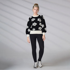 Pull tricoté personnalisé à motif floral anti-plis pour femme, idéal pour l'hiver – Fabricant de tricots - Product Image 6