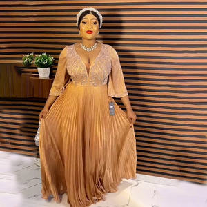 ชุดราตรีสไตล์แอฟริกันปี 2025 หรูหรา ประดับผงทอง จับจีบ และเพชร  คอวีลึก - Product Image 3