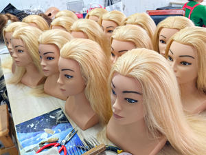 Nouvelle arrivée : <span class=keywords><strong>tête</strong></span> de mannequin d'entraînement pour coiffure avec 100 cheveux humains réels, pour la coiffure, le maquillage <span class=keywords><strong>et</strong></span> le style de cheveux - Product Image 5