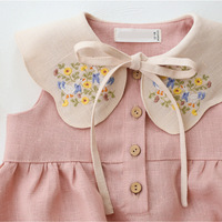 Nouvelle Collection Été 2026 – Barboteuse sans Manches en Coton et Lin pour Bébé Fille, Col Peter Pan, Boutons, Bas Triangulaire, Broderie Délicate