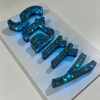 Letras LED Personalizables con Puntos Perforados RGB, Superficie de Espejo Brillante, Iluminación LED para Eventos, Decoración de Bares y Publicidad