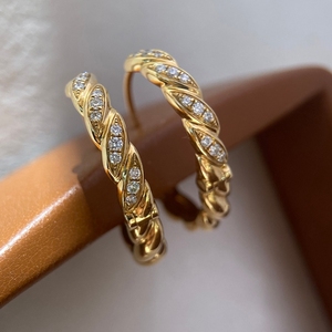 เครื่องประดับเพชรแท้เพาะเลี้ยงจาก Aazuo ต่างหูแบบเกี่ยวทองคำแท้ 18K ดีไซน์หรูหรา ของขวัญสำหรับสาวๆ สวมใส่ได้ทุกวัน แฟชั่นสำหรับออฟฟิศ ของขวัญสุดพิเศษ - Product Image 1