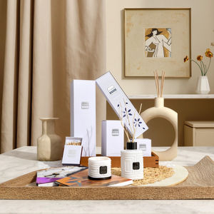 Coffret cadeau d'aromathérapie sans flamme avec logo personnalisé en usine, style moderne, flacons en verre, parfum floral, bougie à la cire de soja à base de plantes - Product Image 6