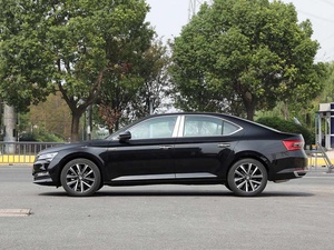 Nuova <span class=keywords><strong>Skoda</strong></span> <span class=keywords><strong>Superb</strong></span> 2025 TSI330 <span class=keywords><strong>Berlina</strong></span> Automatica Trazione Anteriore ACC Sedili in Pelle Pneumatici R18 Telecamera Posteriore Fornitore Cinese - Product Image 4