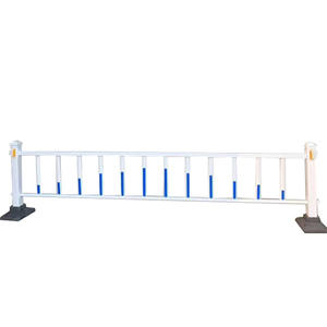 Valla de barandilla de carretera municipal Barrera de seguridad de tráfico de carretera Barrera de aislamiento de estacionamiento anticolisión Q235 Acero alto - Product Image 1