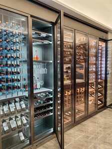 Armoire à <span class=keywords><strong>vin</strong></span> encastrée sur mesure avec étagères à éclairage LED - Product Image 1