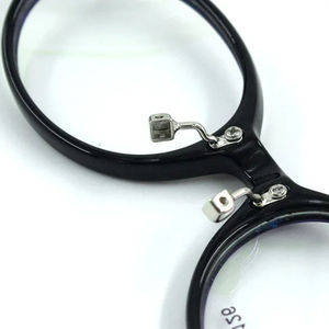 マルチサイズ滑り止めメガネアクセサリーアイウェアノーズブリッジの交換 - Product Image 1