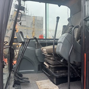 Excavadora Usada Doosan DX55 con Orugas Nuevas y Tren de Rodaje Recién Reacondicionado - Product Image 6