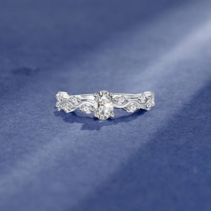 Anillo de Plata de Ley para Mujer, con Incrustaciones de Encaje Estrecho Incoloro, Joyería Hecha a Mano, 4 * 6, Alto Contenido de Carbono, Estilo Lujoso y Ligero - Product Image 4