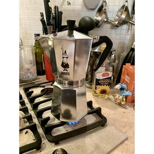 Cafetera Espresso Bialetti Moka Mokina Express Original de 1/2 Taza, de Aluminio para Cocina, Cafetera Italiana Tradicional, Hecha a Mano en Italia en 1933 - Product Image 6