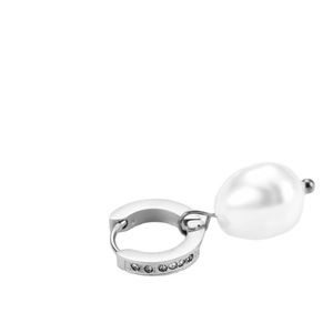 ต่างหูมุกห่วงชุบทอง18K จี้มุกเทียมสวมใส่ทุกวันสีทองทำจากเหล็ก - Product Image 5