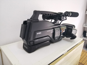 Caméscope professionnel portable Sony HXR-MC1500 1080P avec zoom optique 12x et carte mémoire – Prix de gros - Product Image 2
