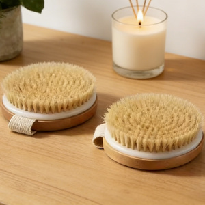 Spazzole da Bagno e Doccia in Setole di Cinghiale, Esfolianti per <span class=keywords><strong>Cellulite</strong></span> e Noduli, Massaggiatore con Manico in Legno - Product Image 1