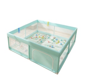 Parc de jeux pour bébé personnalisé grand format avec porte - Parcs pour bébés personnalisés - Product Image 1