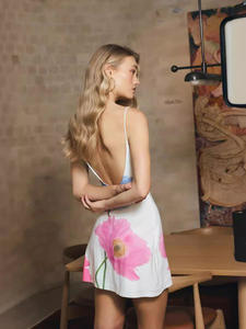 เดรสสายเดี่ยวลายดอกไม้สุดหรูสำหรับผู้หญิง แฟชั่นใหม่ เปิดหลัง ไร้แขน เอวธรรมชาติ ดีไซน์หวาน - Product Image 5