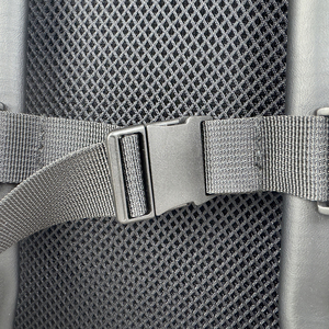 <span class=keywords><strong>Mochila</strong></span> Enrollable Cyberpunk, Tela con Acabado Negro Mate, Estilo Urbano, Logotipo Personalizable, Impermeable, Ligera - Product Image 4