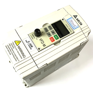 Variador de Frecuencia <span class=keywords><strong>Delta</strong></span> VFD004M21A de Segunda Mano, Serie Mini, 200 <span class=keywords><strong>V</strong></span>, 0.4 kW, PLC Usado - Product Image 2