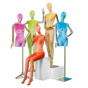 Manichino Femminile di Lusso in Fibra di Vetro a Mezzo Busto con Base in Metallo Dorato e Posizione Eretta per Esposizione di Abbigliamento - Product Image 2