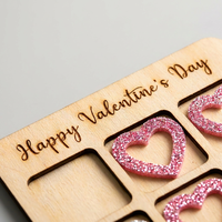 Jeu de Tic Tac Toe en contreplaqué gravé personnalisé pour la Saint-Valentin |   Jeu de Cœur Pailleté Personnalisé |   Cadeaux en gros pour la Saint-Valentin 2026 pour les enfants en classe