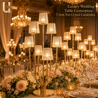 Candélabre en métal doré à 7 bras Uvenue avec abat-jour en verre cannelé, centre de table pour mariage, porte-bougie pour banquet et événements